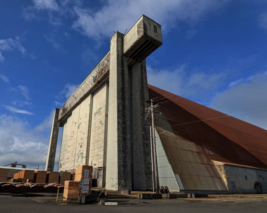 The massive doors on hanger 2. There is one on each end. They are almost three hundred feet high. The building is also 300 feet wide and over one thousand feet long. It is a massive structure.