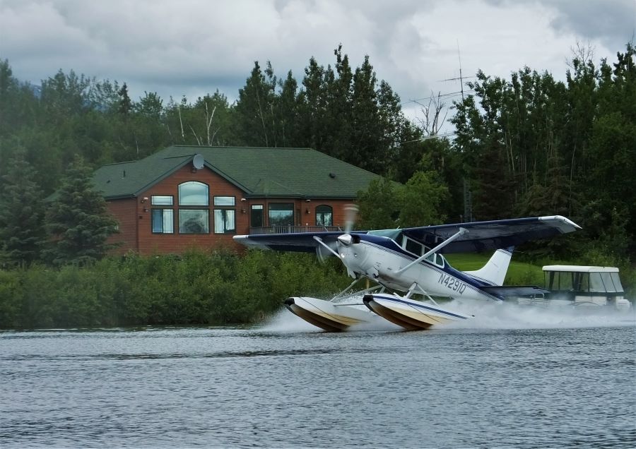 A floatplane taking off from Finger Lake.