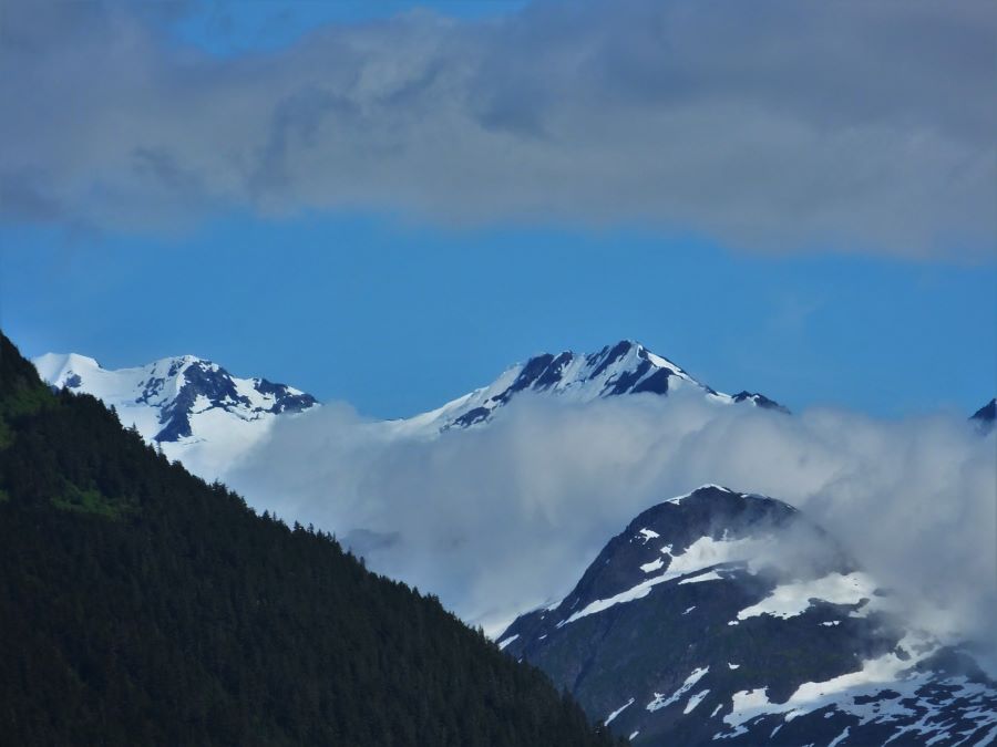 FoxRVTravel.com Glacier in Whittier Alaska