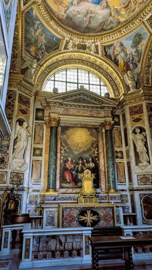 Beautiful art at the Church of the Gesù in Rome. 6 Alter at Church of the Gesù in Rome. Photo from FoxRVTravel article Beautiful art at the Church of the Gesù in Rome..