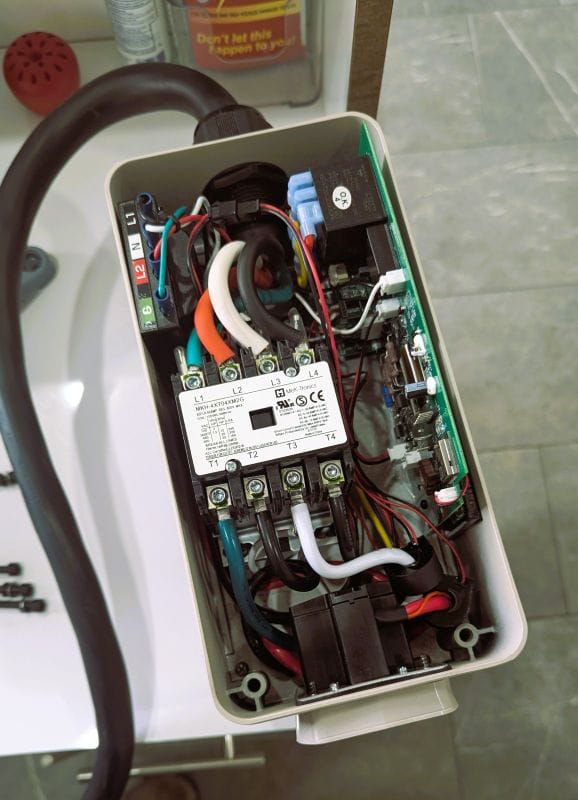 The contents of the Watchdog Powercenter after removing the lid.