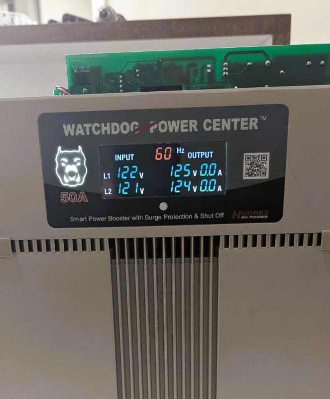 Powering up the surge protector module in the Watchdog Powercenter we plugged in the unit to check the status screen.