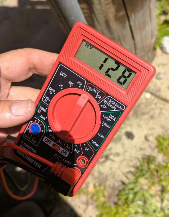Crappy 30-amp power 15 My inexpensive voltmeter showing 128 volts