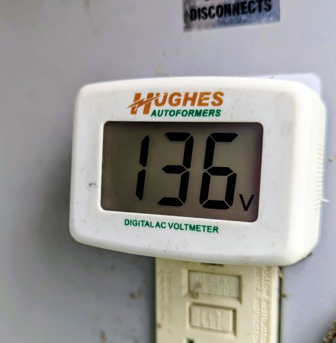 Crappy 30-amp power 17 I keep this voltmeter plugged in at the front of the RV all the time. For this photo I took it outside and plugged it in to the pedestals 120 amp outlet.