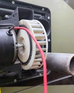 Winter started at the end of June. 15 The black line around the edge of the fan shouldn't be there. This is where the fan was welded to the shroud.