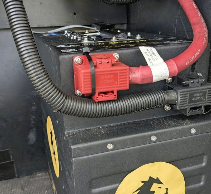 Boondocking with our new batteries after our generator died. 18 I was able to connect the new batteries to 0000 cables using a slight modification of the terminal covers.