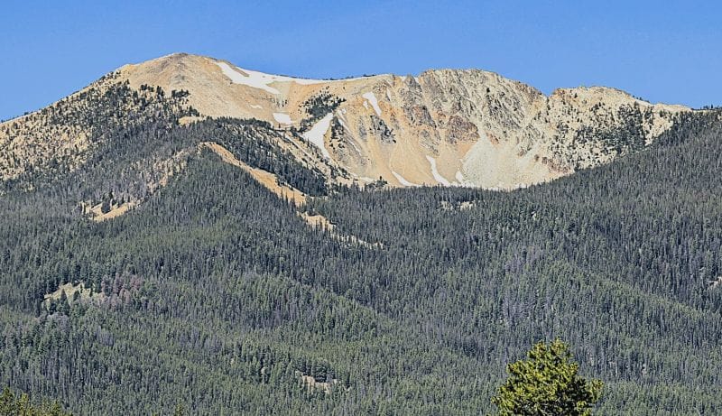 A high mountain ridge in the Sawtooth Mountains.