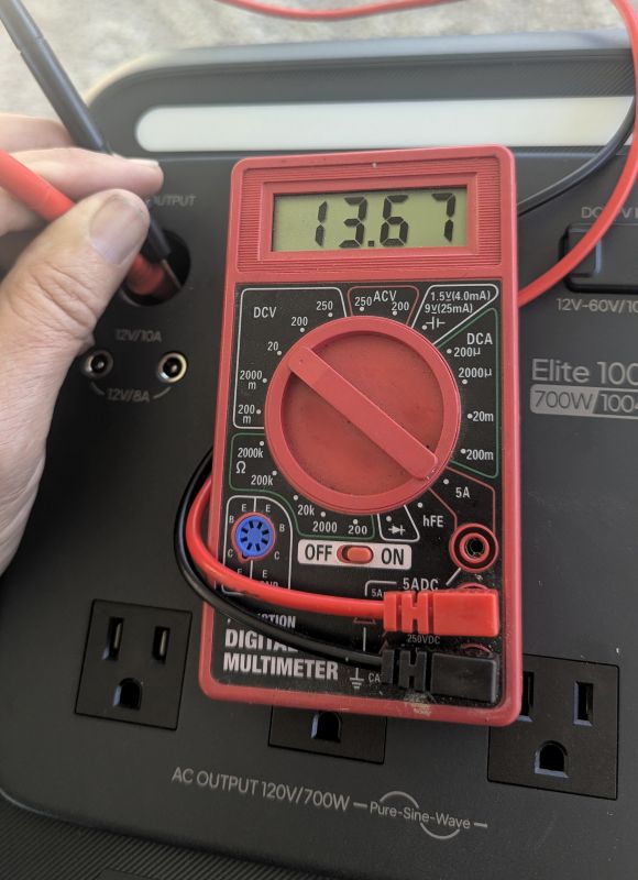 I wish the display had the voltage readout of the battery. While most people are fine with the percentage of charge, I want the raw details.